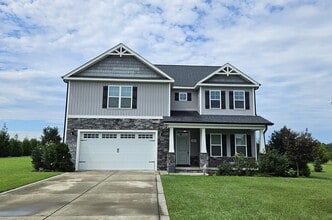 Building Photo - 105 Pinehurst Ln