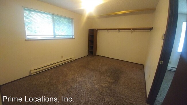 Building Photo - 1830 Carpenter Rd SE