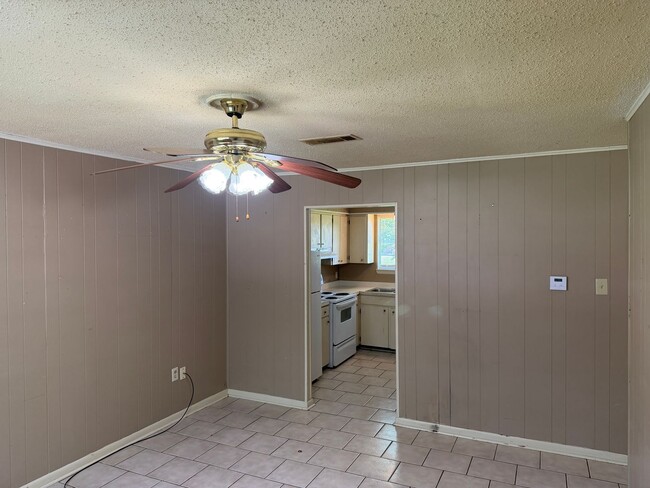 Foto del edificio - 2 Bed 1 Bath Duplex
