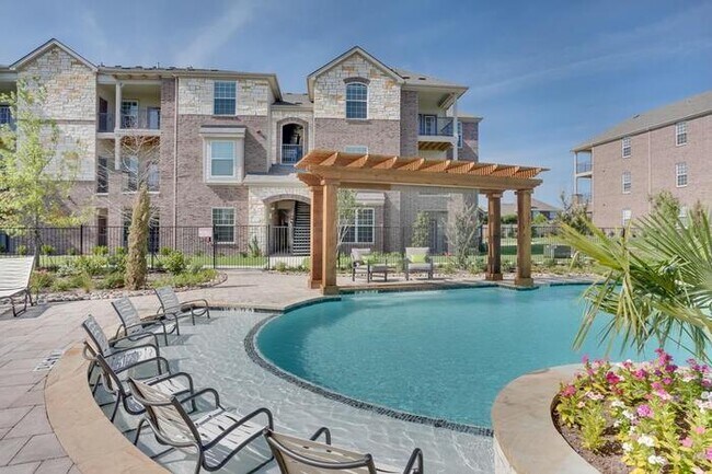 Foto del edificio - 3400 McMillen Dr