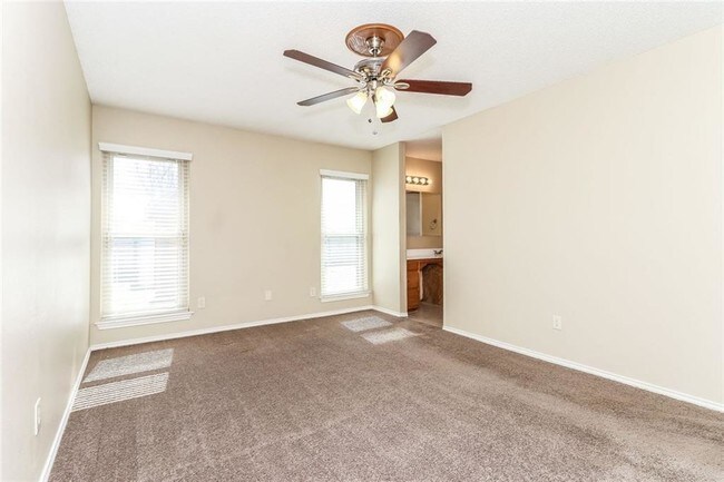 Foto del edificio - 6028 Birchill Rd