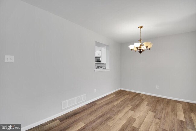 Building Photo - 139 Caernarvon Ct