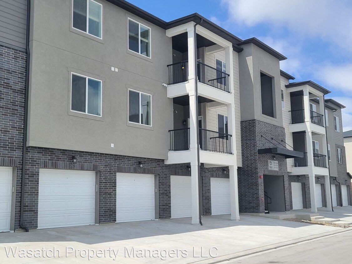 Foto principal - 3 br, 2 bath House - 1937 N. 3330 W. #D202