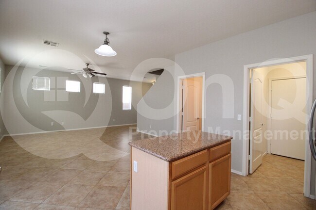 Building Photo - 17427 W Lisbon Ln
