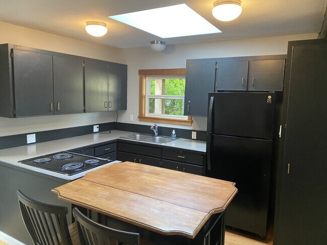 Building Photo - 1112 SW 12th St