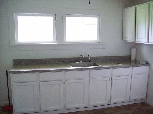 Building Photo - STATUS: -HOLD- | R191A | $1250