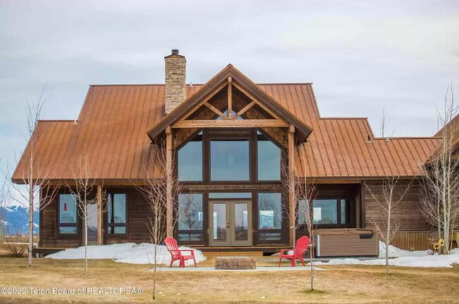 Building Photo - Stunning Seasonal Rental on 5.18 Acres – B...