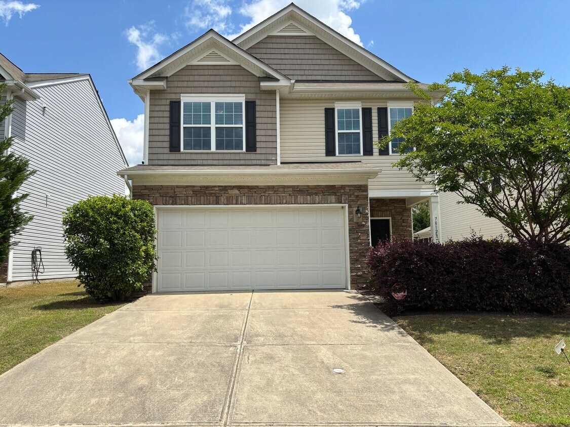 Primary Photo - Beautiful 2-story Home located in the Waln...