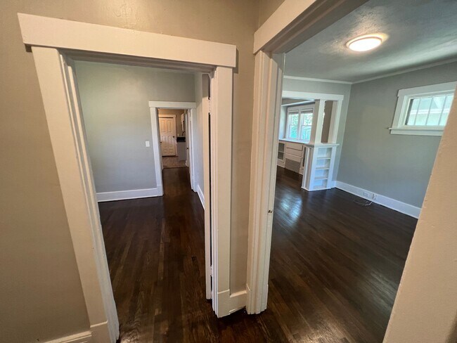Foto del edificio - Remodeled 2BR+ Home in Adams Park!