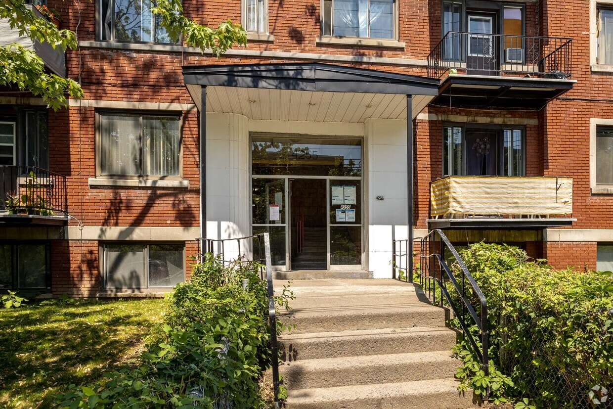Building Photo - 4255 Av Dupuis