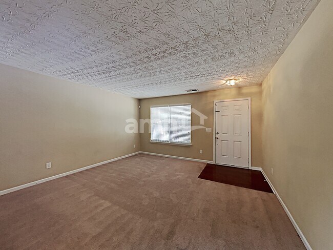 Building Photo - 889 Bramble Way