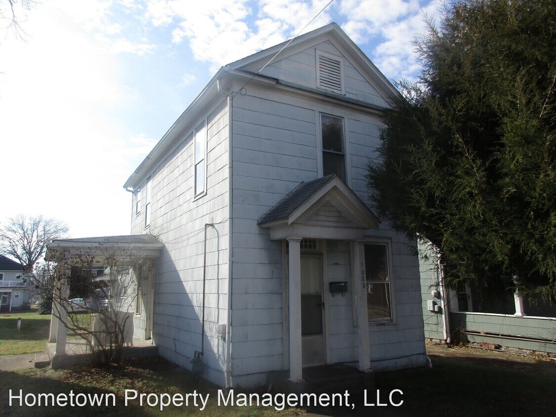 2 br, 1 bath House 1020 Lakeview Dr House for Rent in Parkersburg