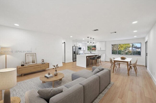 Foto del edificio - 337 SW Cherryhill Rd