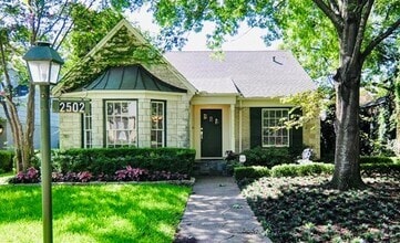 Building Photo - 2502 Hillside Dr