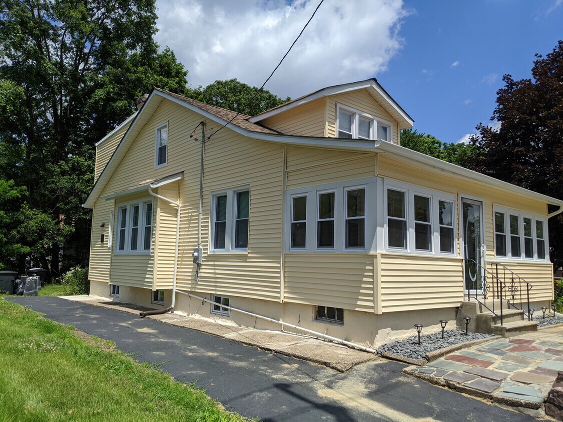 12 Ardsley Ave, Ewing, NJ 08638 House Rental in Ewing, NJ