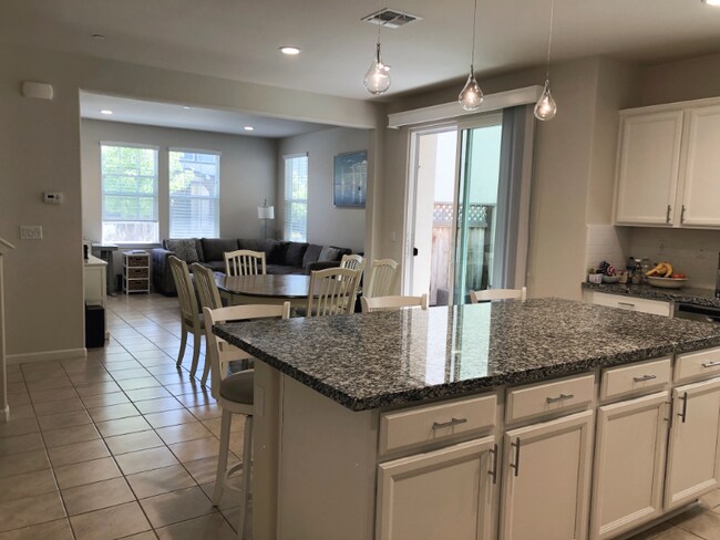 Foto del edificio - 16726 Pickett Ln