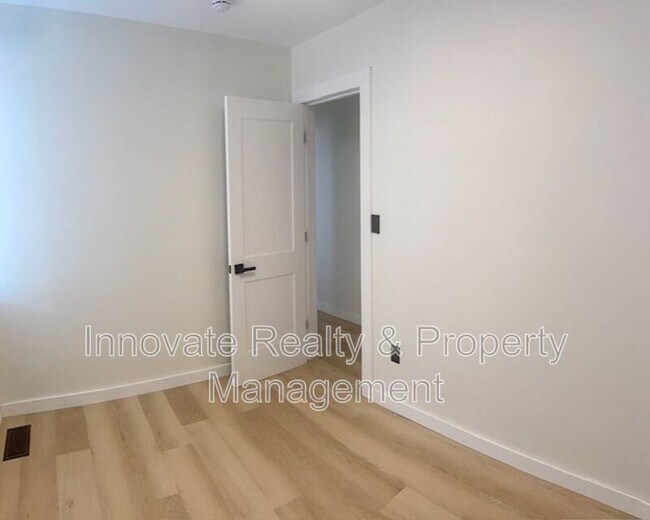 Foto del edificio - 2250 E Clearfield St