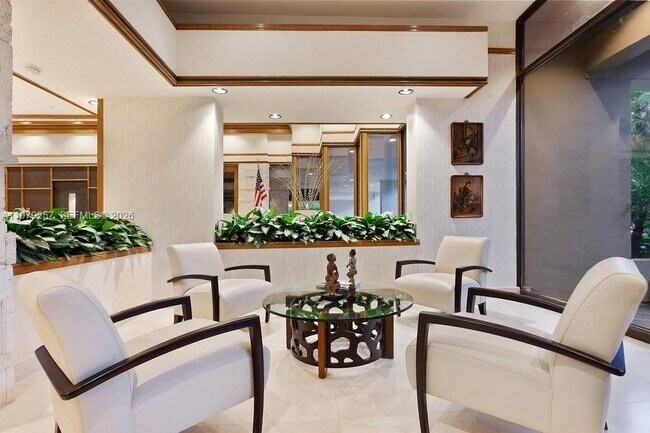 Foto del edificio - 3 Grove Isle Dr