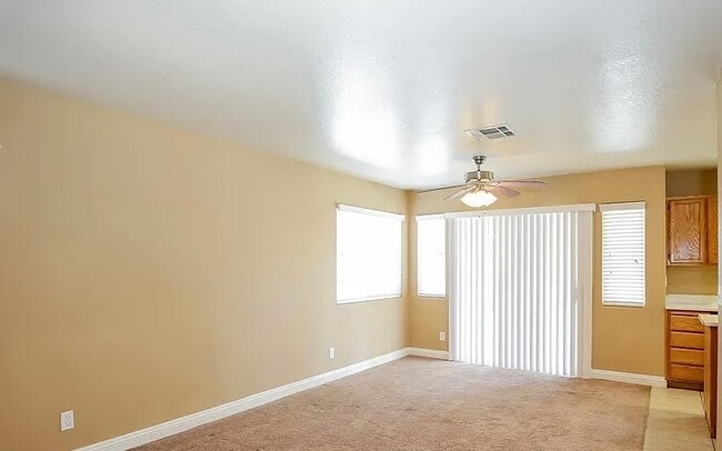 Building Photo - 6717 White Lakes Ave