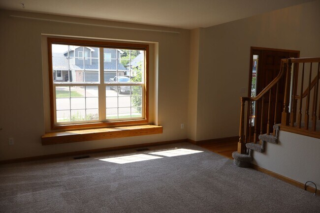 Foto del edificio - Live Large in Fort Collins – 5BR Home + $2...