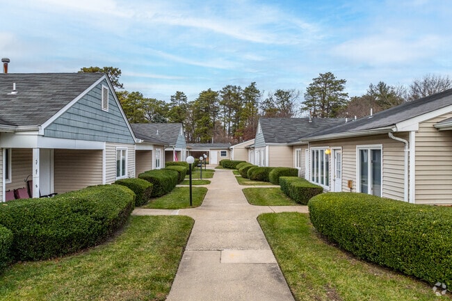 Building Photo - SilverWoods