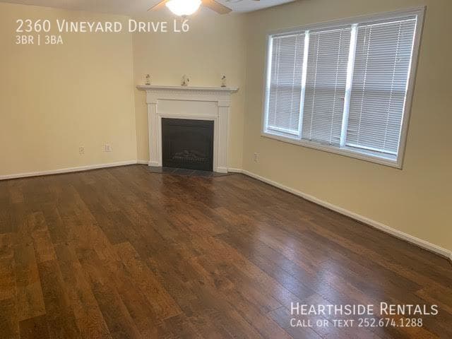 Building Photo - 2360 Vineyard Dr