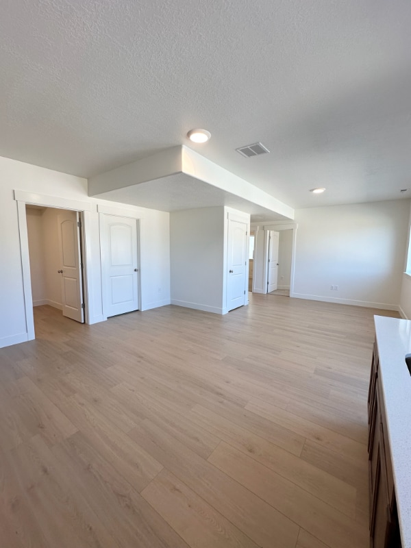 Building Photo - 682 Benedict Dr