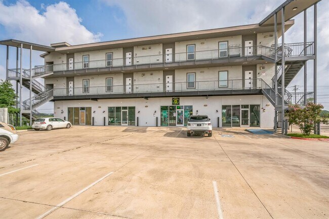 Foto del edificio - 4507 E Martin Luther King Jr Blvd