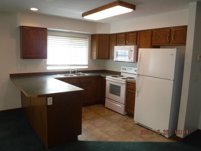 Building Photo - Spacious 3 Bedroom Home in Aspen Place Nei...