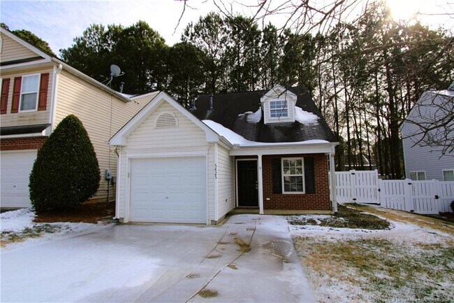 Foto del edificio - 5425 Golden Moss Trail