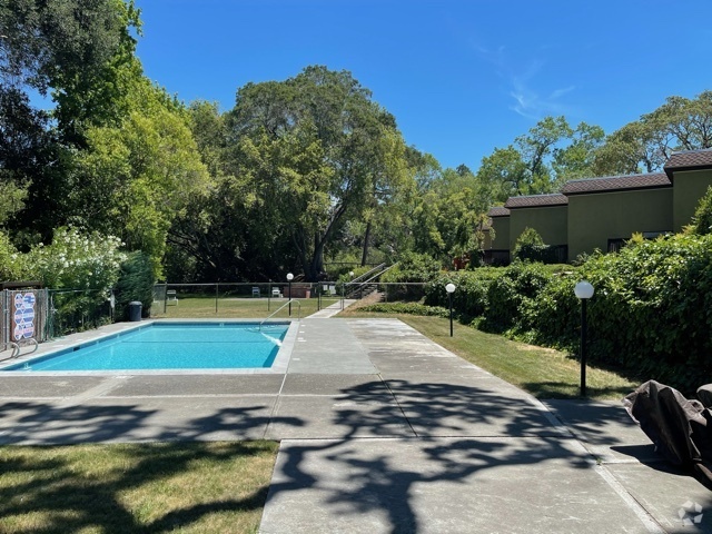 Building Photo - Matanzas Garden Apartments