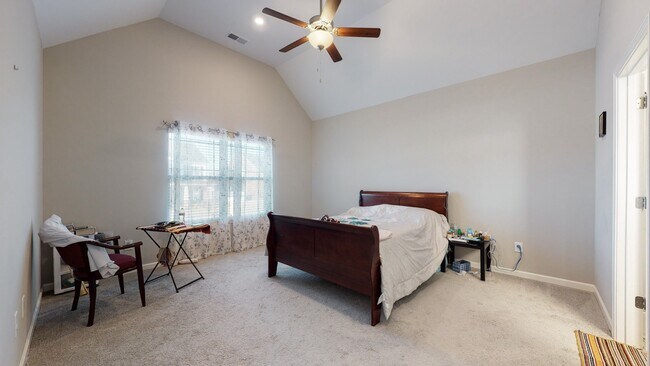Foto del edificio - 317 Edgefield Ct