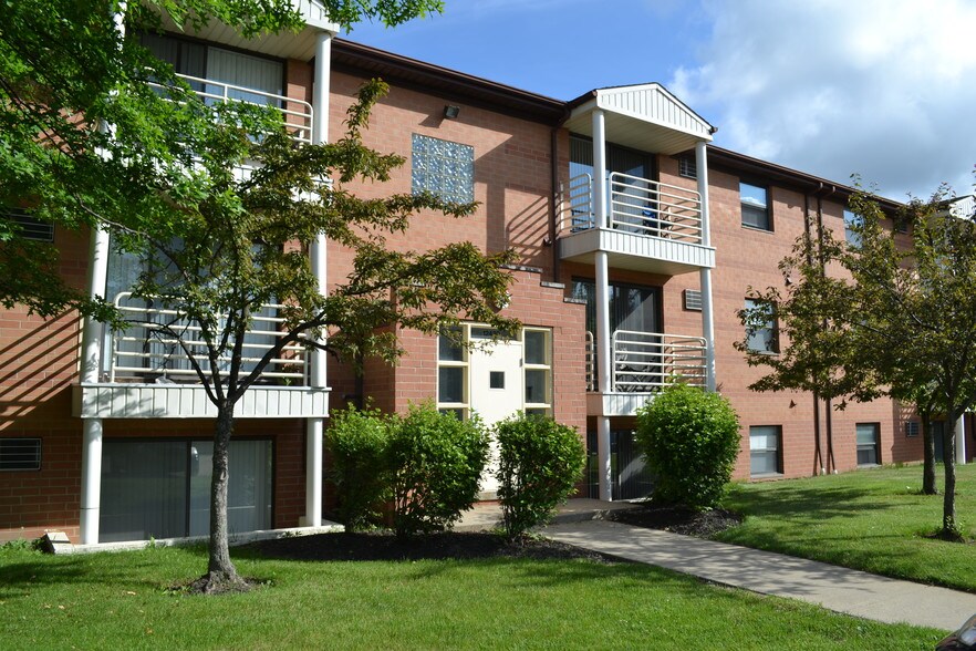 Deer Creek Als North Royalton Oh Apartments Com