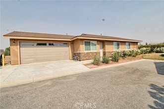 Building Photo - 34610 Pinewood Ct