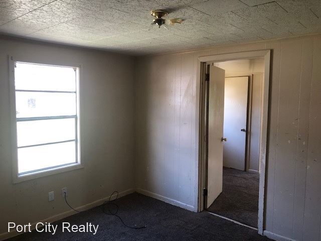 Foto del edificio - 3 br, 1 bath House - 204 Montgomery St