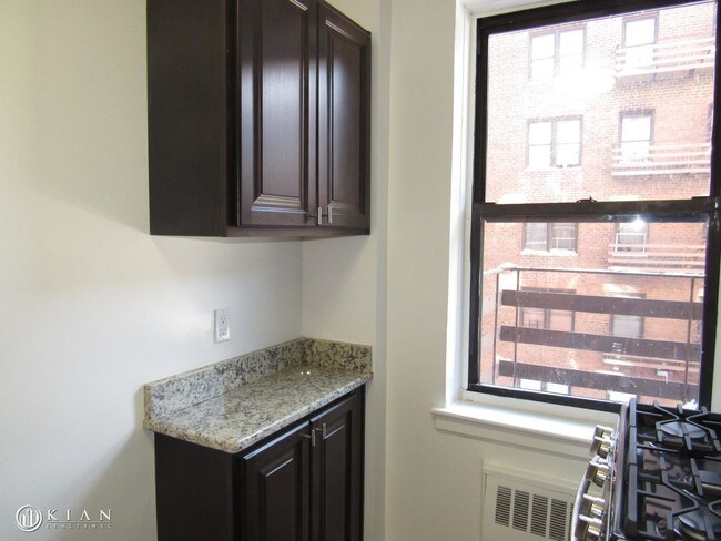 Building Photo - 6536 99th St