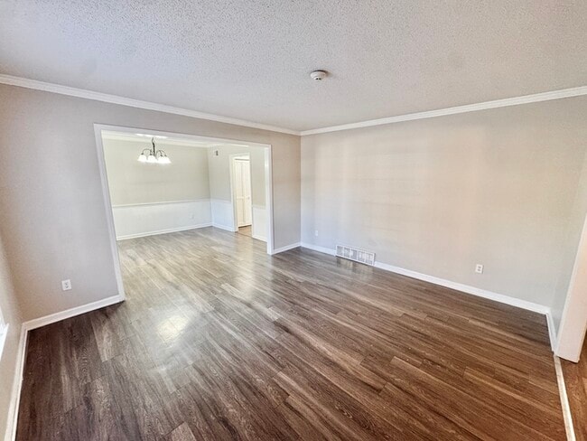 Building Photo - 6843 Amersham Dr