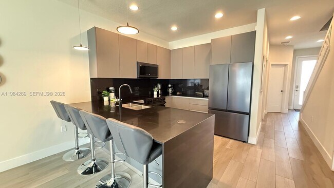 Foto del edificio - 1400 Peaceful Nature Wy