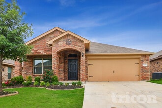 Building Photo - 1104 Autumnwood Dr