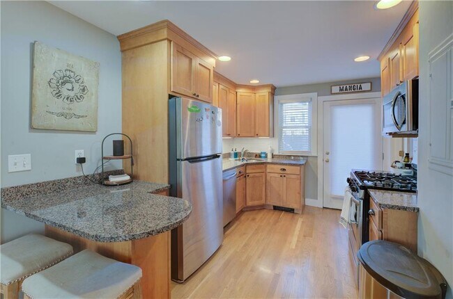 Building Photo - 10 Kilburn Ct