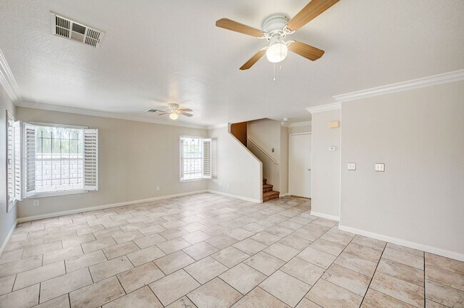 Building Photo - Beautiful 3 Bedroom Home!