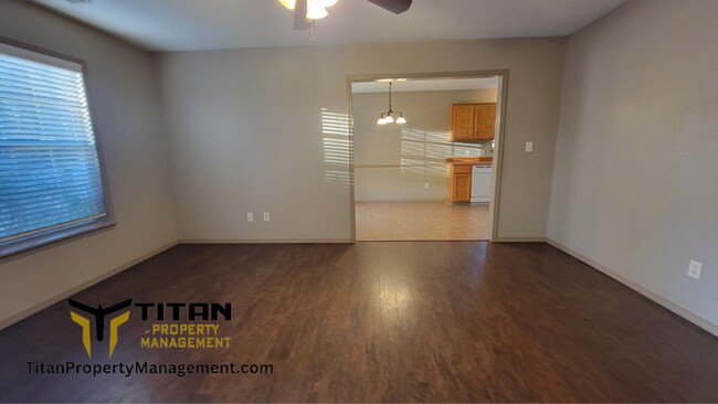 Building Photo - 3 bed/ 2 bath home by Benton River Center