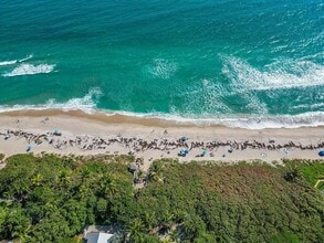 Building Photo - 7 Belair Dr