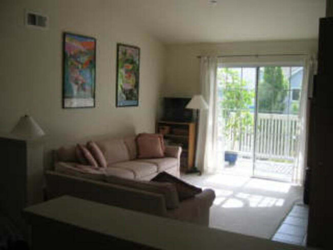 Building Photo - 606 Arcadia Terrace