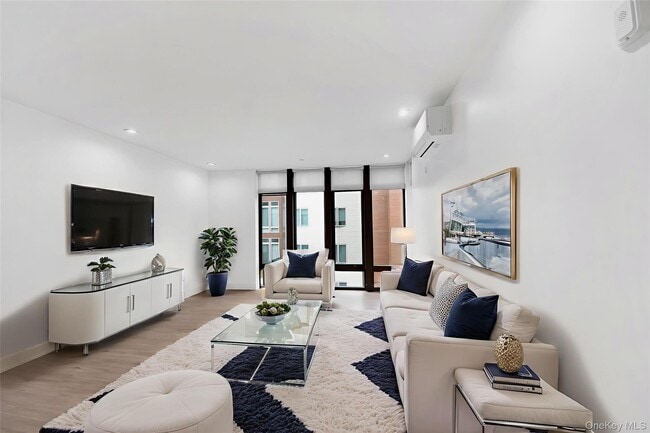 Foto del edificio - 645 N MacQuesten Pkwy