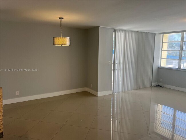 Foto del edificio - 1825 S Ocean Dr