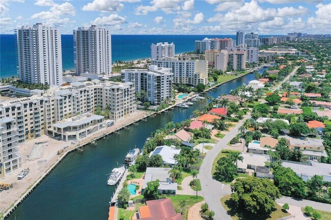 Foto del edificio - 1360 E Terra Mar Dr