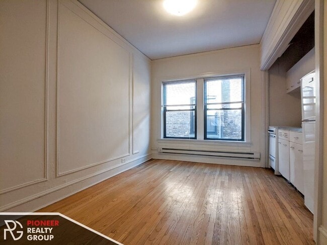 Building Photo - 1025 Dempster St