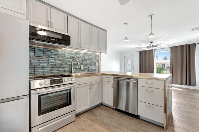 Foto del edificio - 1649 NE 31st St