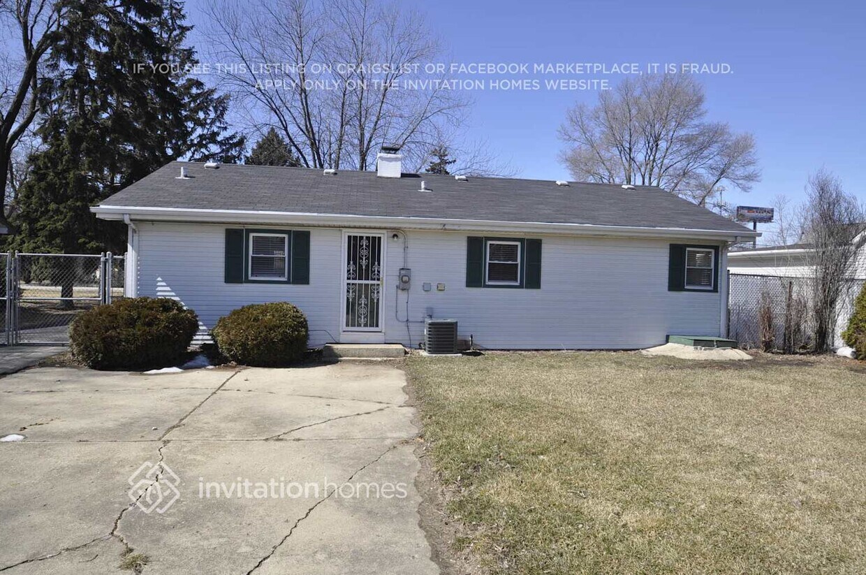 Foto del edificio - 1227 Lawler Ave